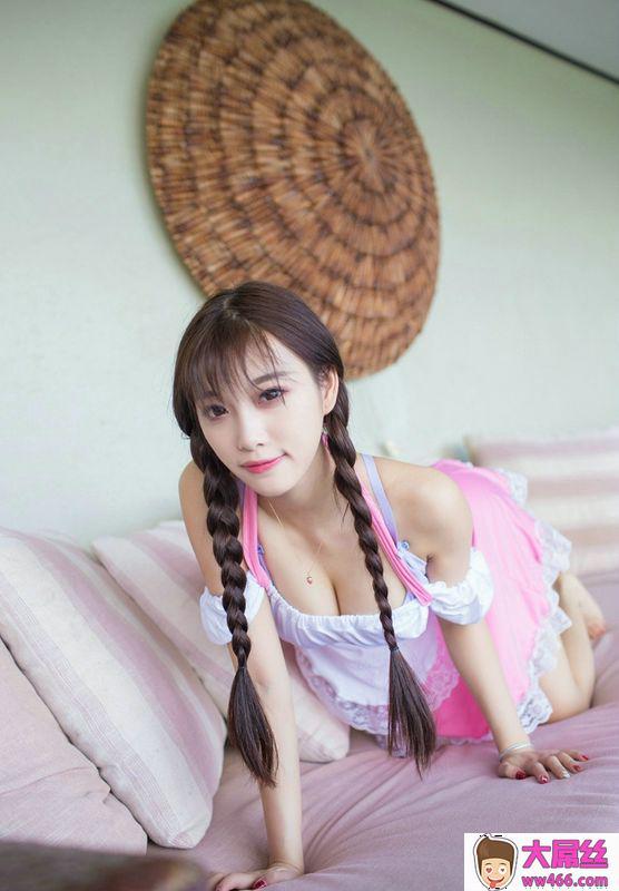 粉红美女嫩模杨晨晨女仆装性感制服写真