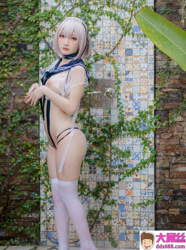 SIRIUS AZUR LANE COSPLAY