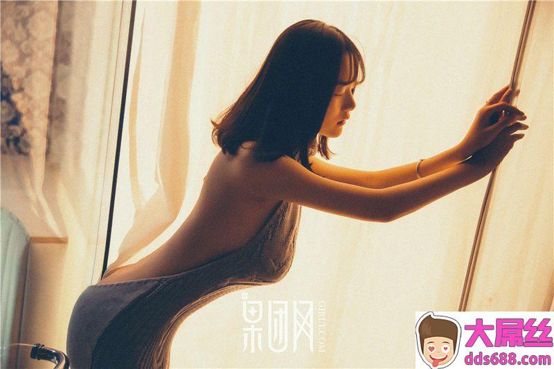 90美胸美女皮蛋儿高清私房美腿写真