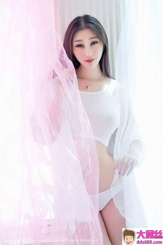 性感美人妲己白色性感薄丝外套雪白美乳唿之欲出