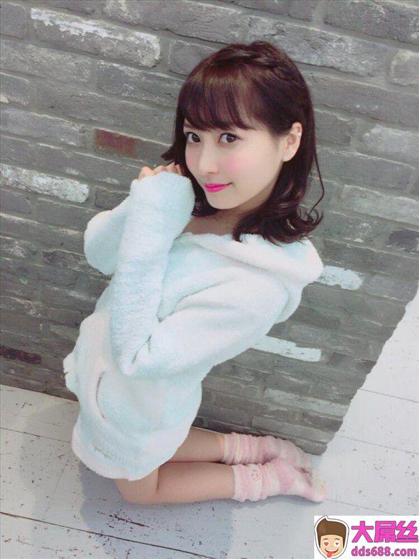 太田里织菜养眼维特私房照诱惑写真图